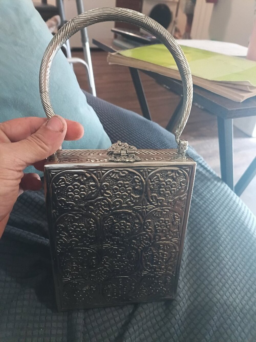 Ramla royalty clutch